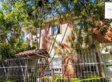 Casa · 313m² · 7 Quartos · 4 Vagas · Casa sobrado no Petrópolis com 7 dormitórios e 4 vagas