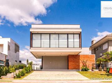 Casa · 263m² · 4 Quartos · 2 Vagas · Casa com 4 suites - Condominio Fechado