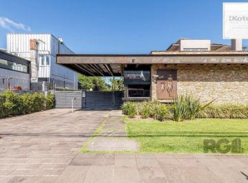 Casa · 513m² · 3 Quartos · 4 Vagas · Casa em condomínio fechado beira de rio, de frente para o clube dos Jangadeiros.