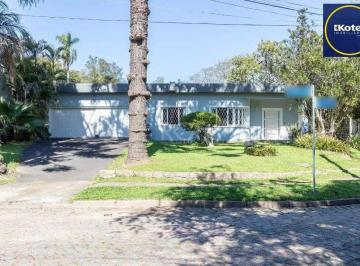 Casa · 250m² · 3 Quartos · 3 Vagas · Casa para Venda - 250m², 3 dormitórios, sendo 1 suites, 3 vagas - Tristeza