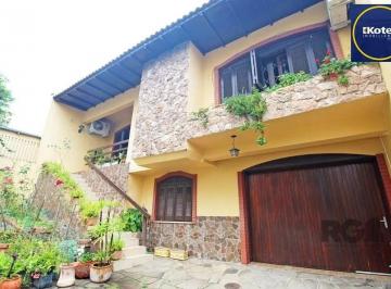 Casa · 155m² · 3 Quartos · 2 Vagas · Excelente casa de 154m² com 3 dormitórios e 2 vagas.