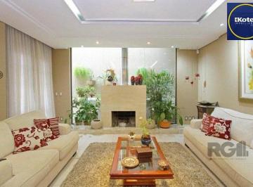Casa · 330m² · 3 Quartos · 3 Vagas · Excelente casa de 330m² com 3 dormitórios, piscina e 3 vagas.