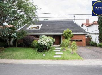 Casa · 435m² · 4 Quartos · 2 Vagas · Casa à venda - em Terraville