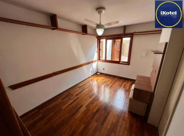 Apartamento · 59m² · 2 Quartos · 1 Vaga · Apartamento de dois quartos e uma vaga de garagem no bairro Petrópolis em POA/RS