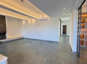 Casa · 280m² · 4 Quartos · 4 Vagas · Casa semi reformada com 4 dormitórios e 4 vagas no Chácara das Pedras próx. Joao