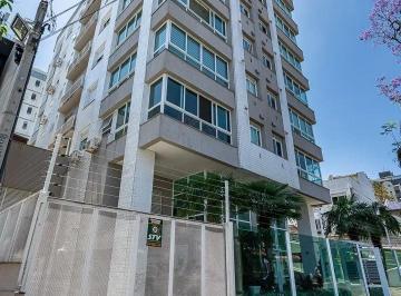 Apartamento · 68m² · 2 Quartos · 2 Vagas · Apartamento de 2 quartos, suíte e 2 vagas de garagem no bairro Bela Vista em POA