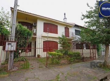 Casa · 230m² · 5 Quartos · 4 Vagas · Casa 05 quartos / piscina / lareira / churrasqueira /pátio
