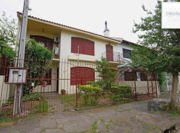 Casa · 230m² · 5 Quartos · 4 Vagas · Casa 05 quartos / piscina / lareira / churrasqueira /pátio