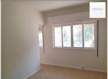 Apartamento · 34m² · 1 Quarto · 1 Vaga · Apartamento de 1 quarto, na República, com vaga de garagem.