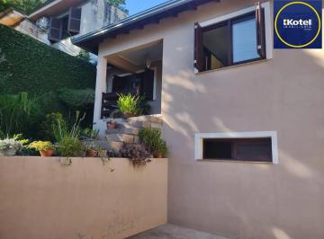 Casa · 290m² · 4 Quartos · 2 Vagas · Casa com 4 quartos, suíte, piscina, lareira, churrasqueira em um terreno de 616m