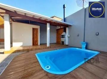 Casa · 85m² · 2 Quartos · 6 Vagas · Excelente casa de 85m² com 2 dormitórios, piscina e 6 vagas.