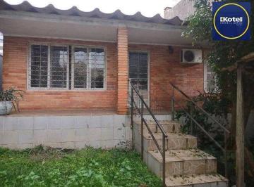 Casa · 200m² · 4 Quartos · 4 Vagas · Casa de 2 quartos, com edícula, próximo a Av. Wenceslau Escobar