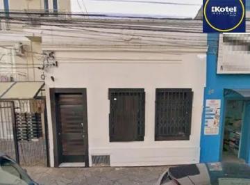 Casa · 150m² · 3 Quartos · Casa no Menino Deus com 150m²