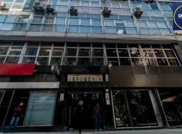 Comercial · 254m² · Libertas Imobiliária vende loja comercial terrea com 252 m² privativos no Centro