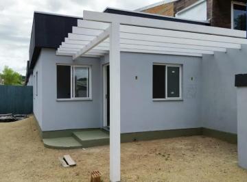 Casa · 70m² · 2 Quartos · 1 Vaga · Casa à venda - em Belém Novo