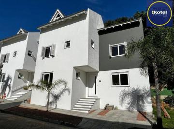 Casa · 240m² · 3 Quartos · 2 Vagas · Casa 3 quartos, suíte, 2 vagas, piscina, 240m² – Vila Nova POA/RS