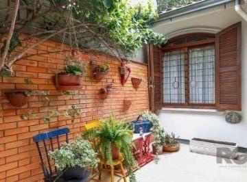 Casa · 230m² · 4 Quartos · 3 Vagas · Casa sobrado no Jardim do Salso de 4 dormitórios e 3 vagas
