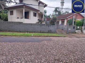 Casa · 305m² · 5 Quartos · 2 Vagas · Casa ampla 5 D E 4 Banheiros, 2 vagas - Sta Tereza - Porto Alegre