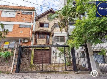 Casa · 330m² · 4 Quartos · 2 Vagas · Casa para Venda - 330m², 4 dormitórios, sendo 3 suites, 2 vagas - Petrópolis