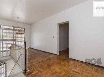 Casa · 132m² · 4 Quartos · Excelente casa de 132m² com 4 dormitórios no centro histórico.