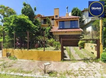 Casa · 330m² · 4 Quartos · 4 Vagas · Casa à venda - em Teresópolis