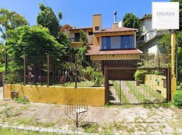 Casa · 330m² · 4 Quartos · 4 Vagas · Casa à venda - em Teresópolis