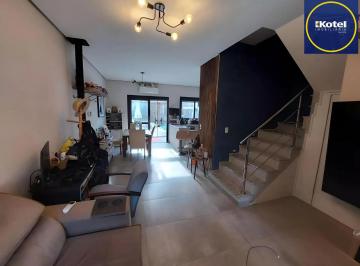 Casa · 149m² · 3 Quartos · 1 Vaga · Casa de 3 dormitórios no Bairro Hípica Porto Alegre - RS