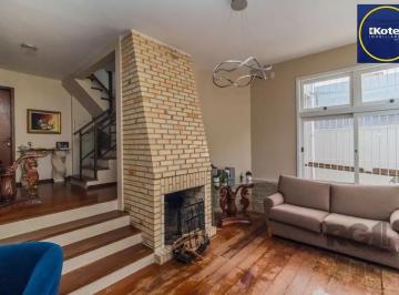 Casa · 230m² · 3 Quartos · 3 Vagas · Casa com 3 dormitórios no bairro Nonoai