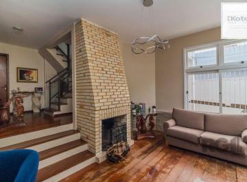 Casa · 230m² · 3 Quartos · 3 Vagas · Casa com 3 dormitórios no bairro Nonoai