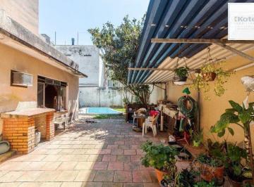 Casa · 262m² · 3 Quartos · 4 Vagas · Casa de 3 dormitórios no bairro Santa Cecília