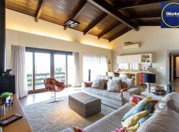Casa · 417m² · 5 Quartos · 4 Vagas · Casa à venda - em Teresópolis