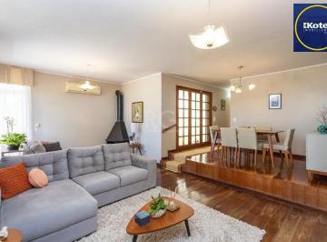 Casa · 234m² · 3 Quartos · 3 Vagas · Casa no bairro Petrópolis de 3 dormitórios