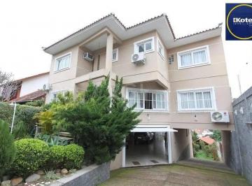 Casa · 700m² · 4 Quartos · 6 Vagas · EXCELENTE CASA COM 4 DORMITÓRIOS, 6 VAGAS DE GARAGEM E VISTA PANORÂMICA.