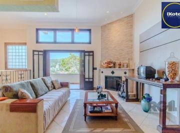 Casa · 350m² · 4 Quartos · 4 Vagas · Linda casa de 04 dormitórios com vista livre no Bairro Teresópolis