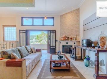 Casa · 350m² · 4 Quartos · 4 Vagas · Linda casa de 04 dormitórios com vista livre no Bairro Teresópolis