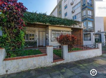 Casa · 167m² · 3 Quartos · 2 Vagas · Casa para Venda de 3 dormitórios, no bairro Petrópolis