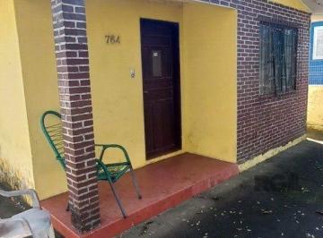 Casa · 120m² · 3 Quartos · 4 Vagas · Oportunidade na zona sul, terreno com duas casas, 03 dormitórios e cozinha com