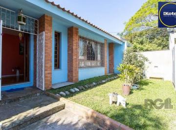 Casa · 165m² · 3 Quartos · 3 Vagas · Casa térrea, com 3 dormitórios, 1 suíte, no bairro Ipanema.