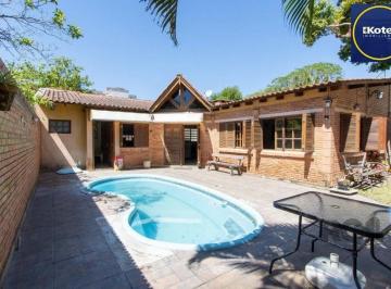 Casa · 200m² · 2 Quartos · 3 Vagas · Casa à venda - em Camaquã