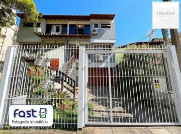 Casa · 199m² · 3 Quartos · 2 Vagas · Linda casa com 3 dormitórios sendo 1 suíte com closet, garagem ampla para 2 carr