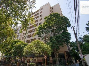 Apartamento · 89m² · 3 Quartos · Apartamento de três dormitórios no bairro Independência em Porto Alegre.