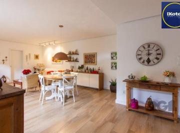 Casa · 271m² · 5 Quartos · 4 Vagas · Casa térrea, 3 quartos, edícula, com 2 suites, pátio - Bairro Guarujá