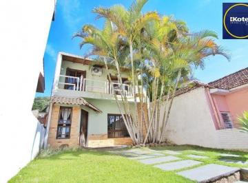 Casa · 260m² · 5 Quartos · 4 Vagas · Casa para Venda - 260m², 5 dormitórios, sendo 2 suites, 4 vagas - Teresópolis