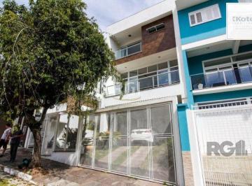 Casa · 300m² · 3 Quartos · 4 Vagas · Casa para Venda - 300m², 3 dormitórios, sendo 1 suites, 4 vagas - Teresópolis