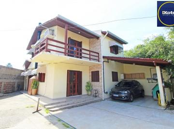 Casa · 332m² · 3 Quartos · 3 Vagas · Duas casas em meio a muita natureza