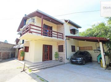 Casa · 332m² · 3 Quartos · 3 Vagas · Duas casas em meio a muita natureza