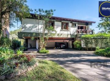 Casa · 650m² · 4 Quartos · 5 Vagas · CASARÃO À MODA ANTIGA