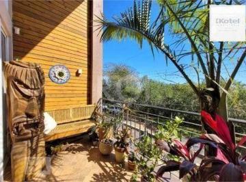 Casa · 167m² · 3 Quartos · 3 Vagas · EXCELENTE CASA COM 3 DORMITÓRIOS, 1 SUÍTE E VAGA DE GARAGEM PARA 3 CARROS.