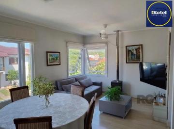 Casa · 144m² · 3 Quartos · 2 Vagas · Casa de 3 dormitórios no bairro Mário Quintana