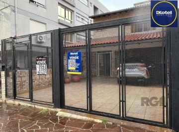 Casa · 237m² · 3 Quartos · 4 Vagas · Casa de três quartos, suíte e quatro vagas de garagem no bairro Menino Deus em P